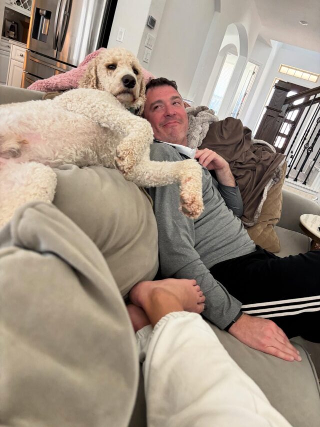 Teddy the Goldendoodle! His momma told us, “…Teddy is the best dog ever.  Grateful every day for him and you guys!!” We’re happy you love him! Looks like he looooves his family! #lostcreekgoldendoodles #f1bgoldendoodle #goldendoodle #goldendoodlelove #f1bgoldendoodle #lifeisbetterwithadoodle #doodlelife